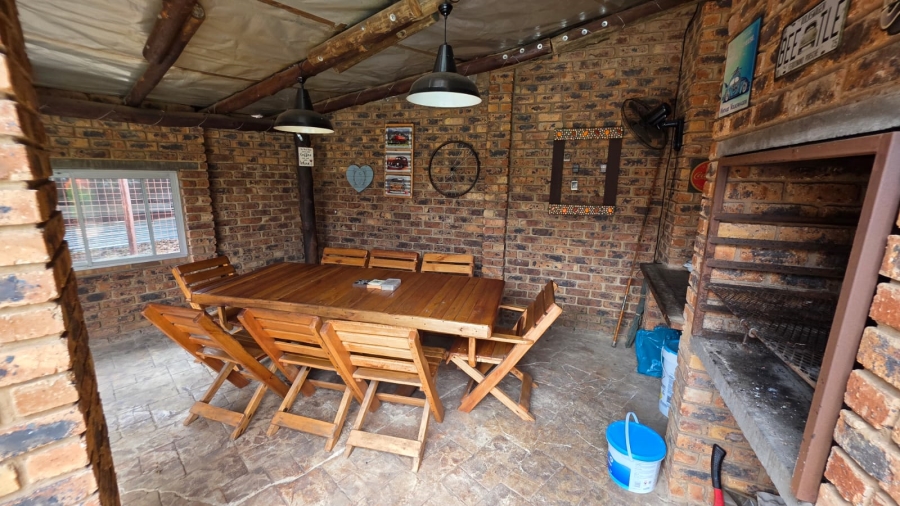 5 Bedroom Property for Sale in Doornpoort Gauteng