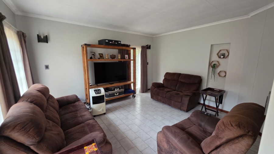 5 Bedroom Property for Sale in Doornpoort Gauteng