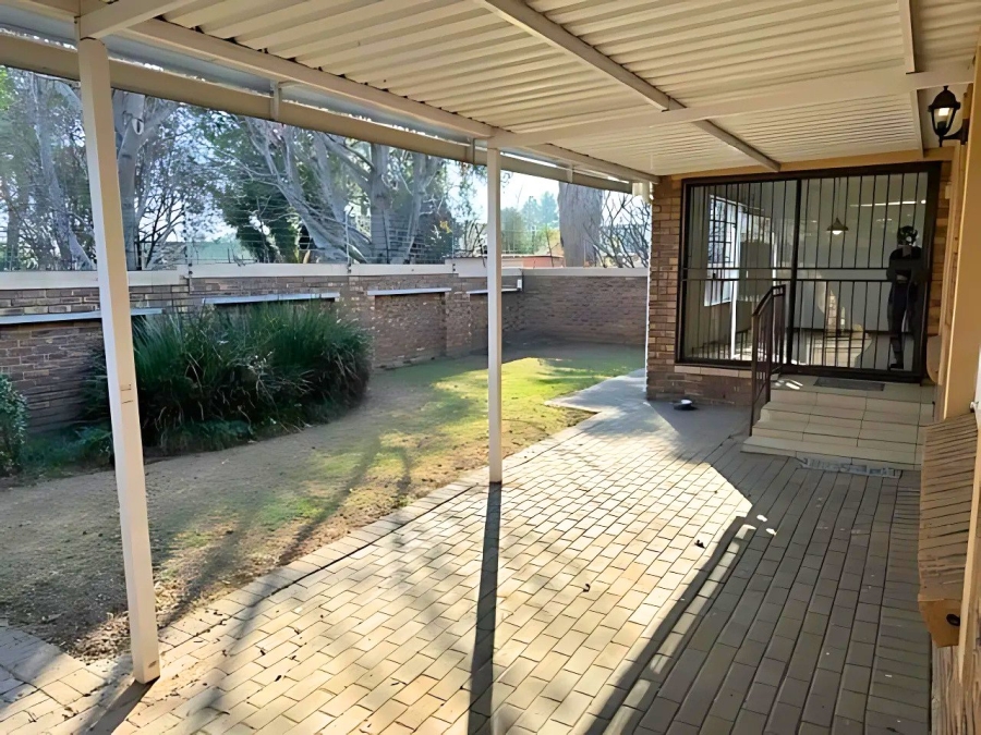 2 Bedroom Property for Sale in Honeydew Manor Gauteng