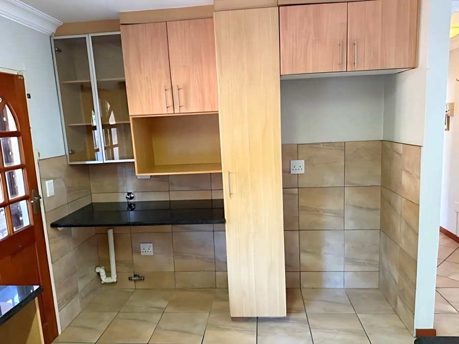 2 Bedroom Property for Sale in Honeydew Manor Gauteng