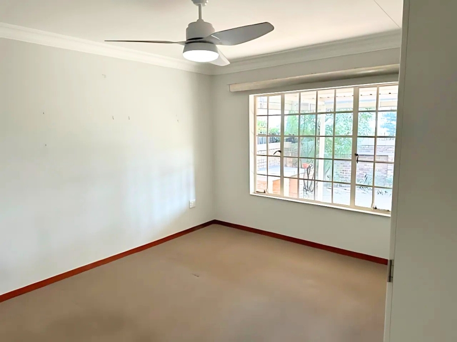 2 Bedroom Property for Sale in Honeydew Manor Gauteng