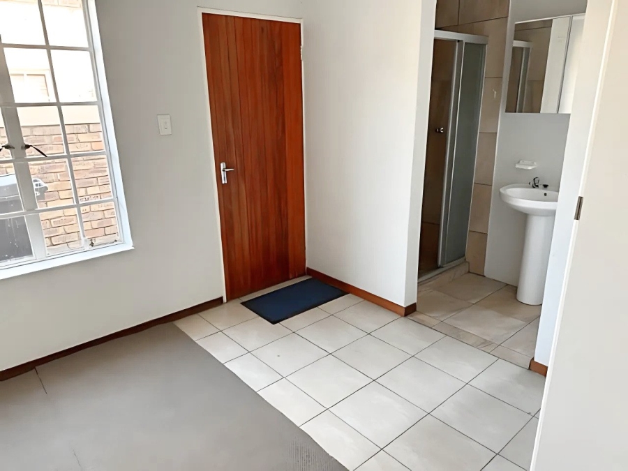 2 Bedroom Property for Sale in Honeydew Manor Gauteng