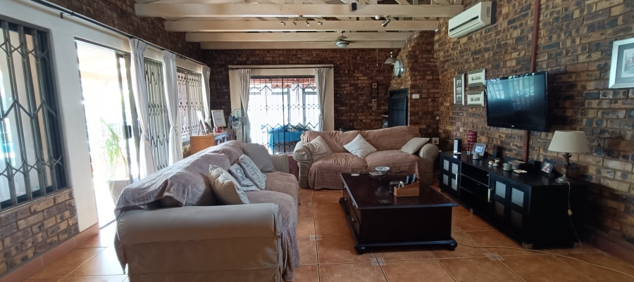 3 Bedroom Property for Sale in Sinoville Gauteng