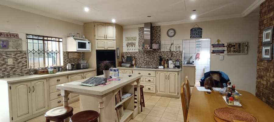 3 Bedroom Property for Sale in Sinoville Gauteng