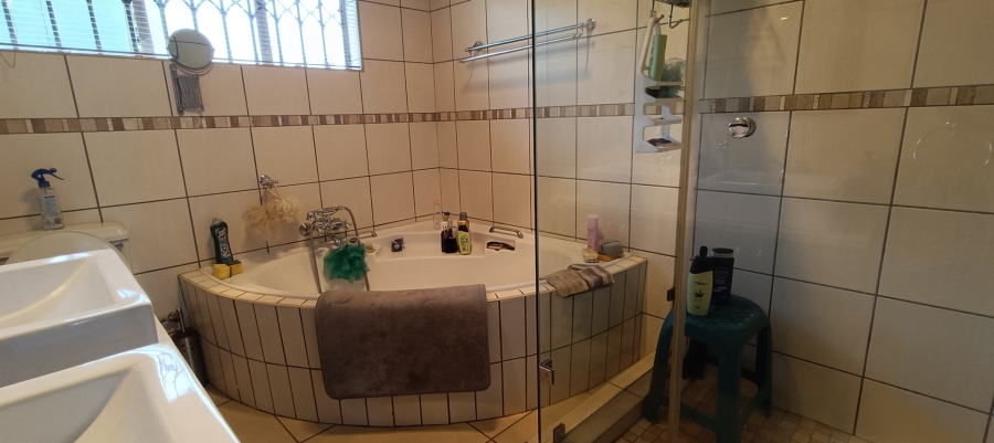 3 Bedroom Property for Sale in Sinoville Gauteng