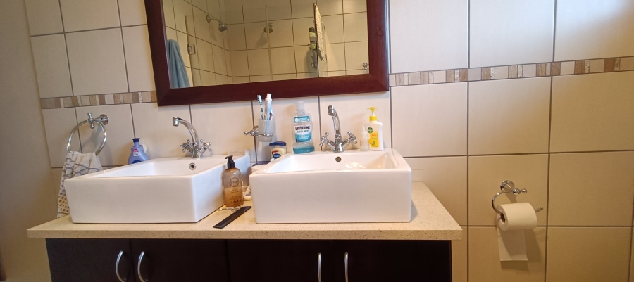 3 Bedroom Property for Sale in Sinoville Gauteng