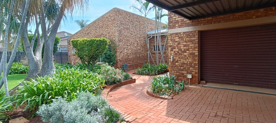 3 Bedroom Property for Sale in Sinoville Gauteng