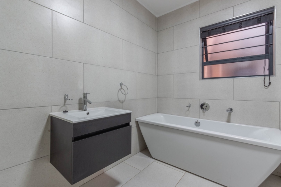 To Let 3 Bedroom Property for Rent in Kensington Gauteng