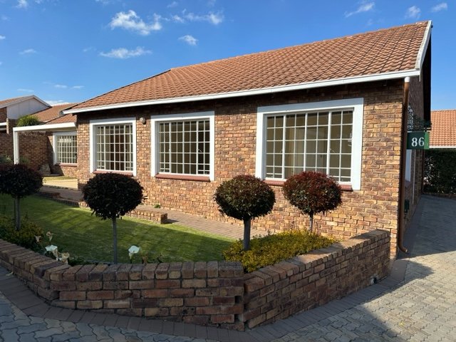 3 Bedroom Property for Sale in Honeydew Grove Gauteng
