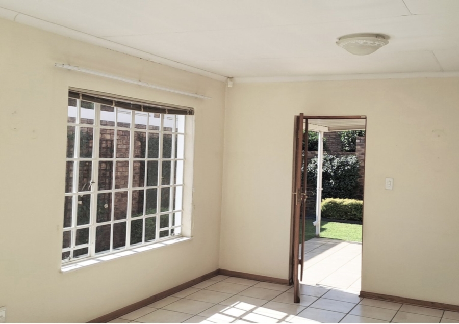 3 Bedroom Property for Sale in Honeydew Grove Gauteng