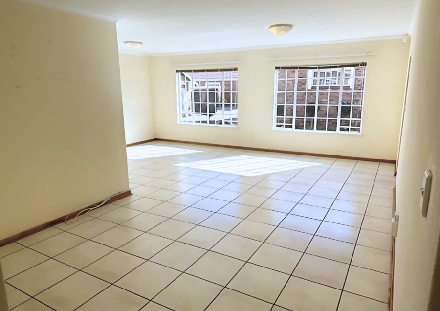 3 Bedroom Property for Sale in Honeydew Grove Gauteng