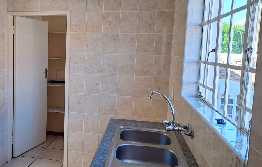 3 Bedroom Property for Sale in Honeydew Grove Gauteng