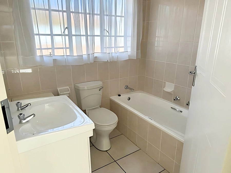 3 Bedroom Property for Sale in Honeydew Grove Gauteng