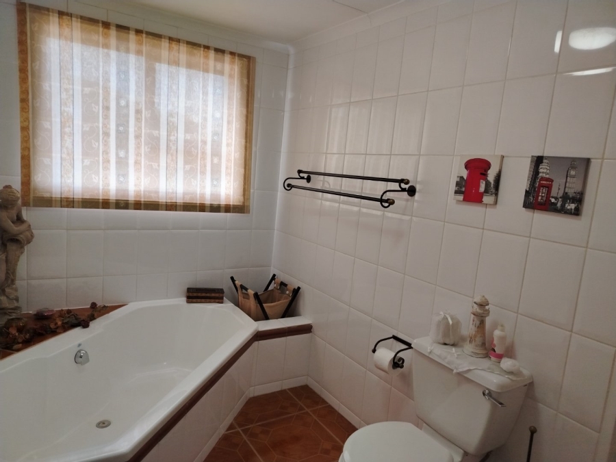 3 Bedroom Property for Sale in Bronkhorstbaai Gauteng