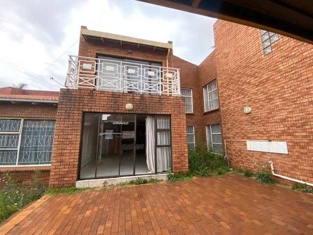 4 Bedroom Property for Sale in Mackenzie Park Gauteng