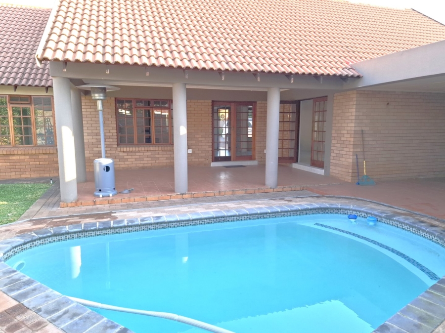 4 Bedroom Property for Sale in Clubview West Gauteng