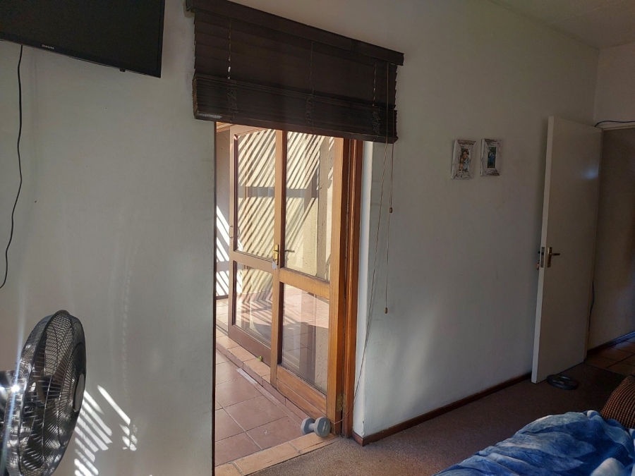 2 Bedroom Property for Sale in Sunninghill Gauteng