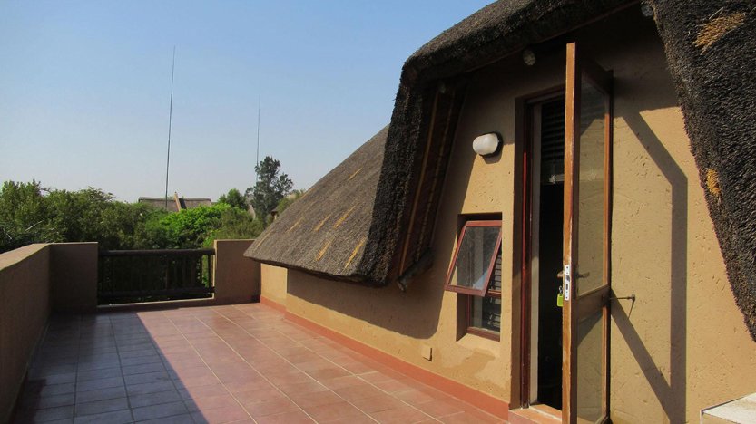 2 Bedroom Property for Sale in Sunninghill Gauteng