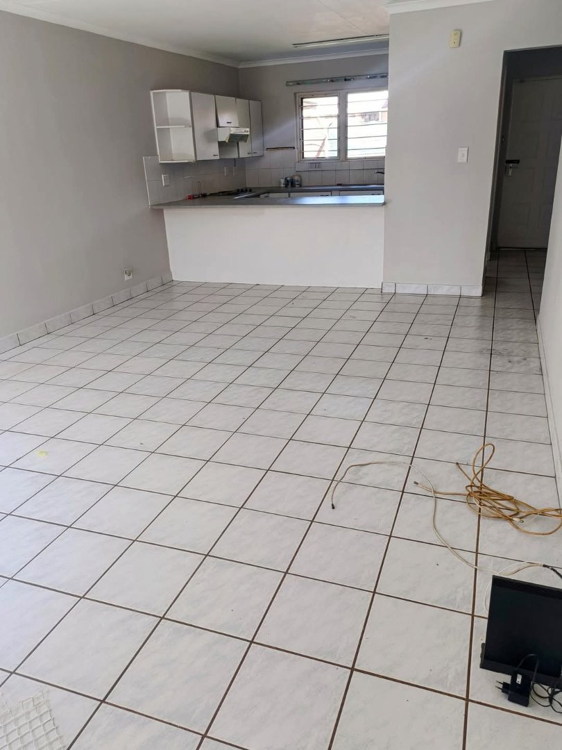 2 Bedroom Property for Sale in Die Hoewes Gauteng