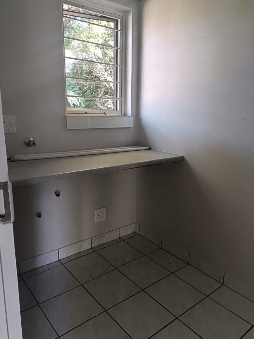 2 Bedroom Property for Sale in Die Hoewes Gauteng