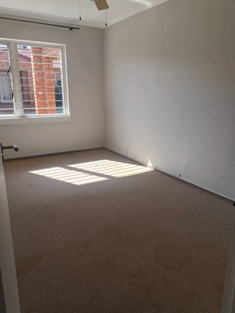 2 Bedroom Property for Sale in Die Hoewes Gauteng