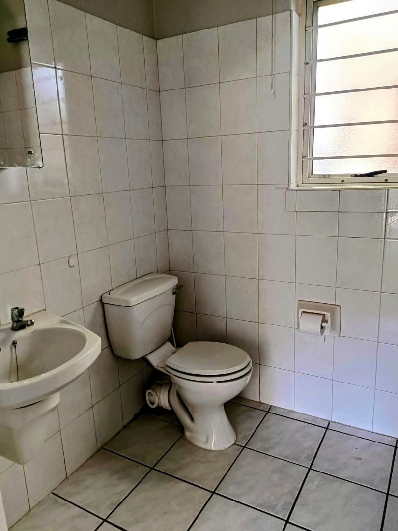 2 Bedroom Property for Sale in Die Hoewes Gauteng