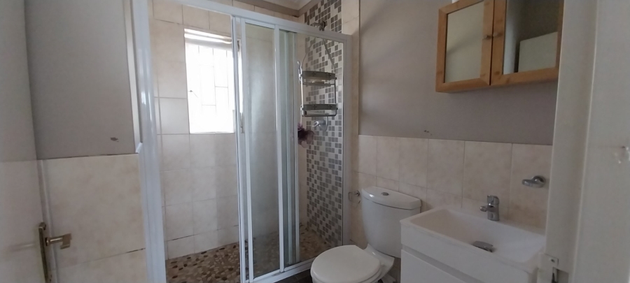 To Let 3 Bedroom Property for Rent in Greenstone Hill Gauteng