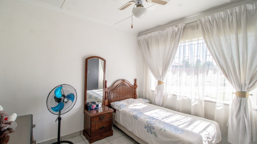 3 Bedroom Property for Sale in Bonaero Park Gauteng