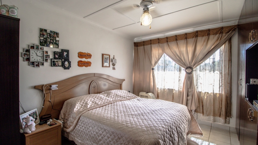 3 Bedroom Property for Sale in Bonaero Park Gauteng