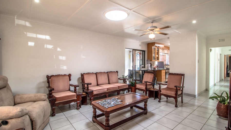 3 Bedroom Property for Sale in Bonaero Park Gauteng