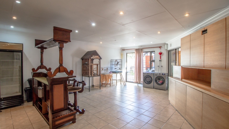 3 Bedroom Property for Sale in Bonaero Park Gauteng