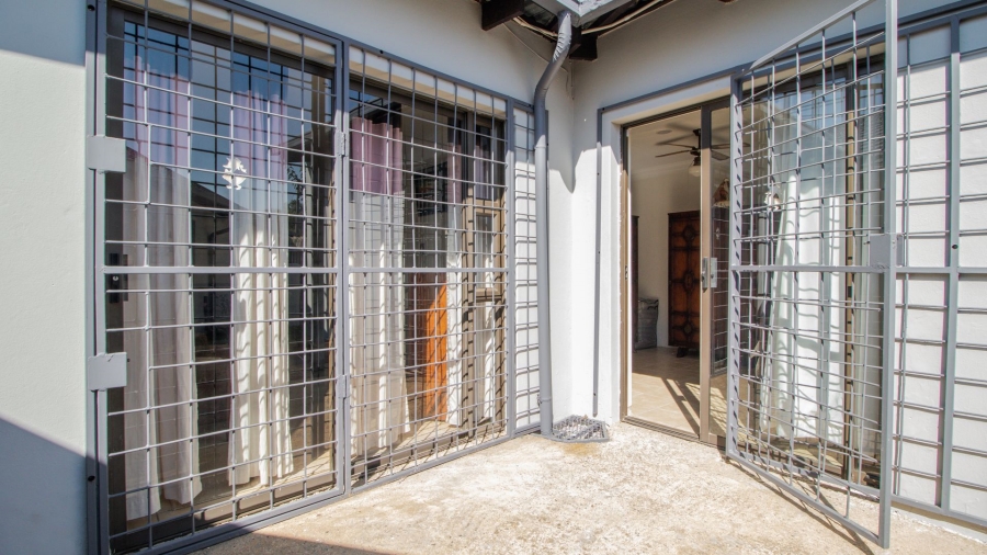 3 Bedroom Property for Sale in Bonaero Park Gauteng