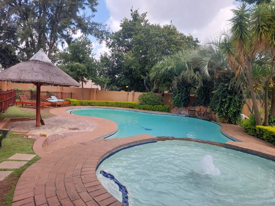 2 Bedroom Property for Sale in Douglasdale Gauteng
