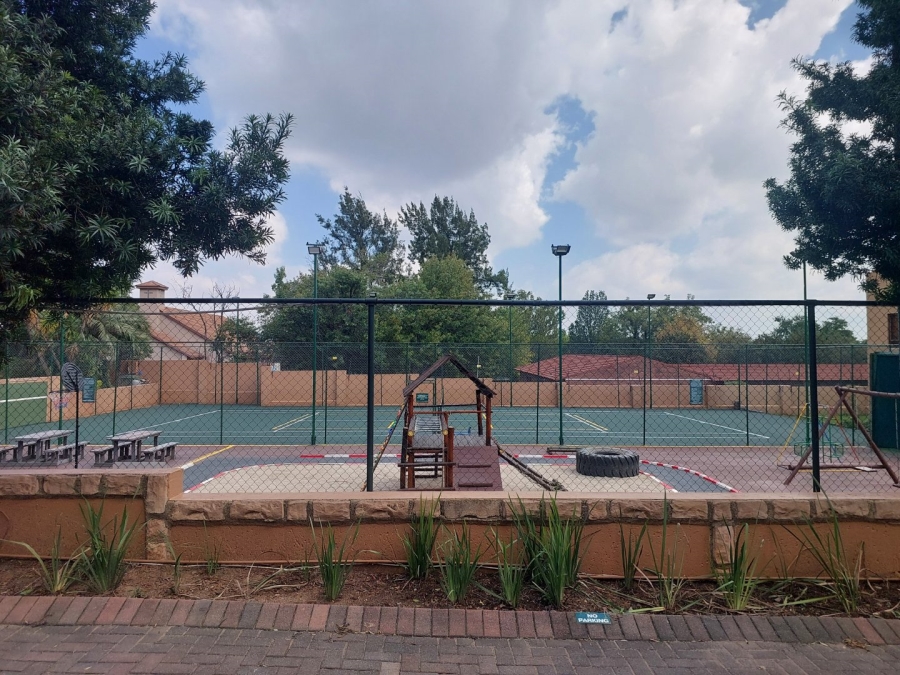 2 Bedroom Property for Sale in Douglasdale Gauteng