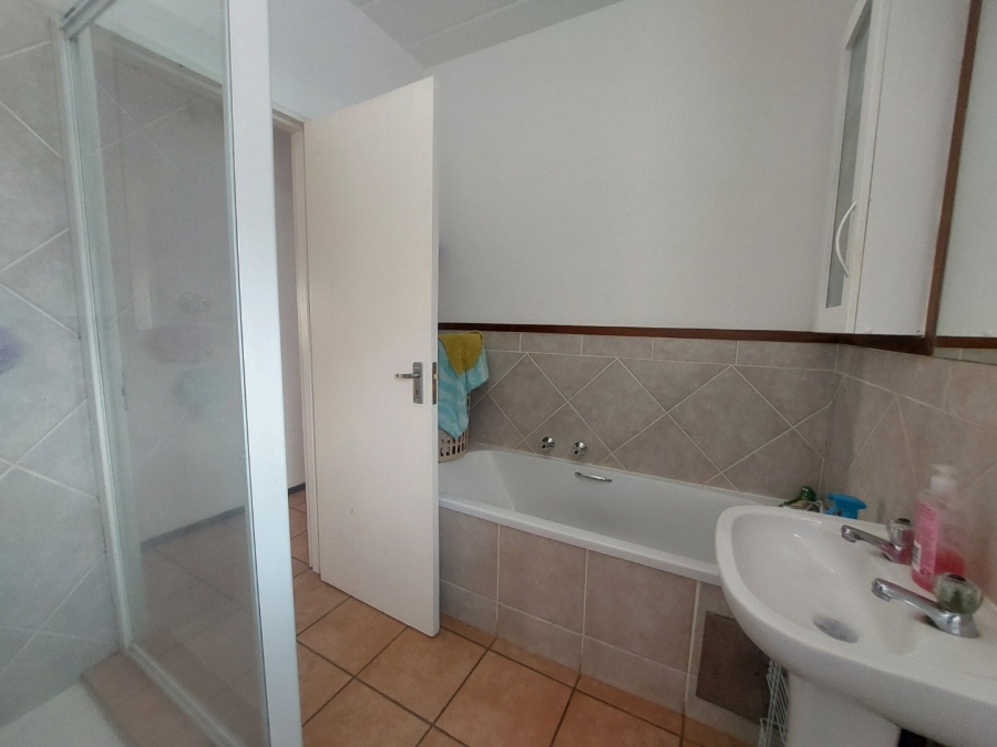 2 Bedroom Property for Sale in Douglasdale Gauteng
