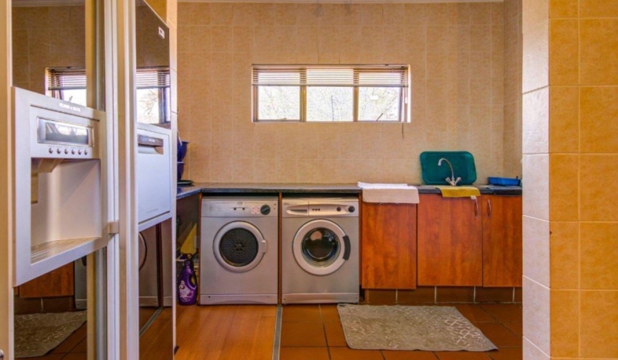 4 Bedroom Property for Sale in Greenstone Hill Gauteng