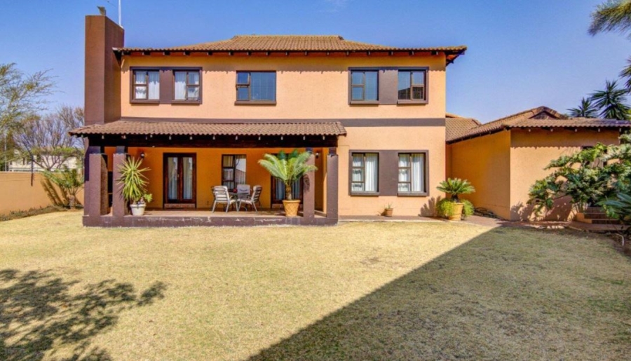 4 Bedroom Property for Sale in Greenstone Hill Gauteng