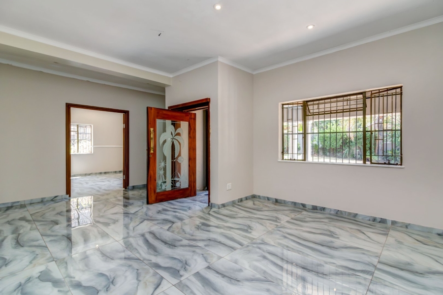 5 Bedroom Property for Sale in Douglasdale Gauteng