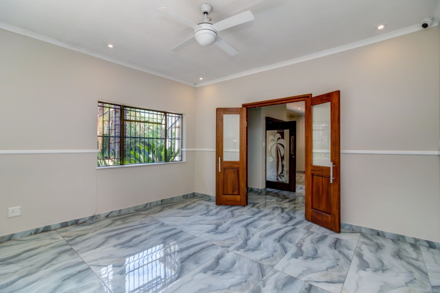 5 Bedroom Property for Sale in Douglasdale Gauteng