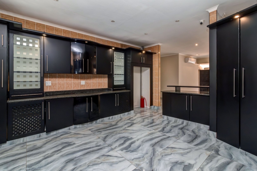 5 Bedroom Property for Sale in Douglasdale Gauteng