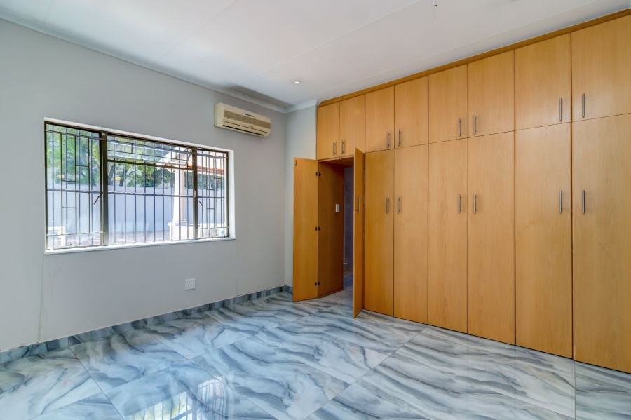 5 Bedroom Property for Sale in Douglasdale Gauteng
