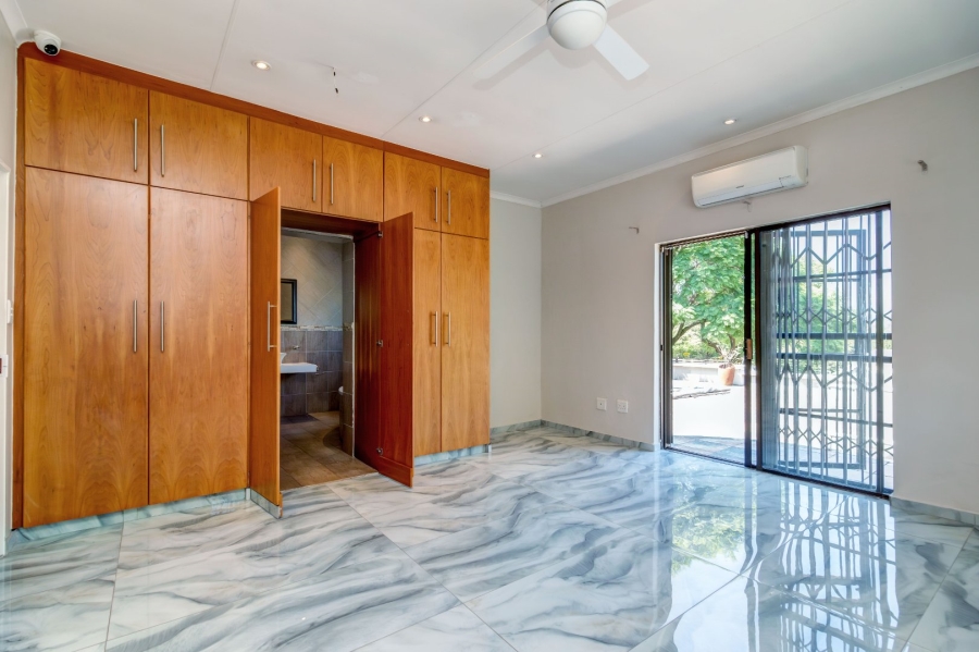5 Bedroom Property for Sale in Douglasdale Gauteng
