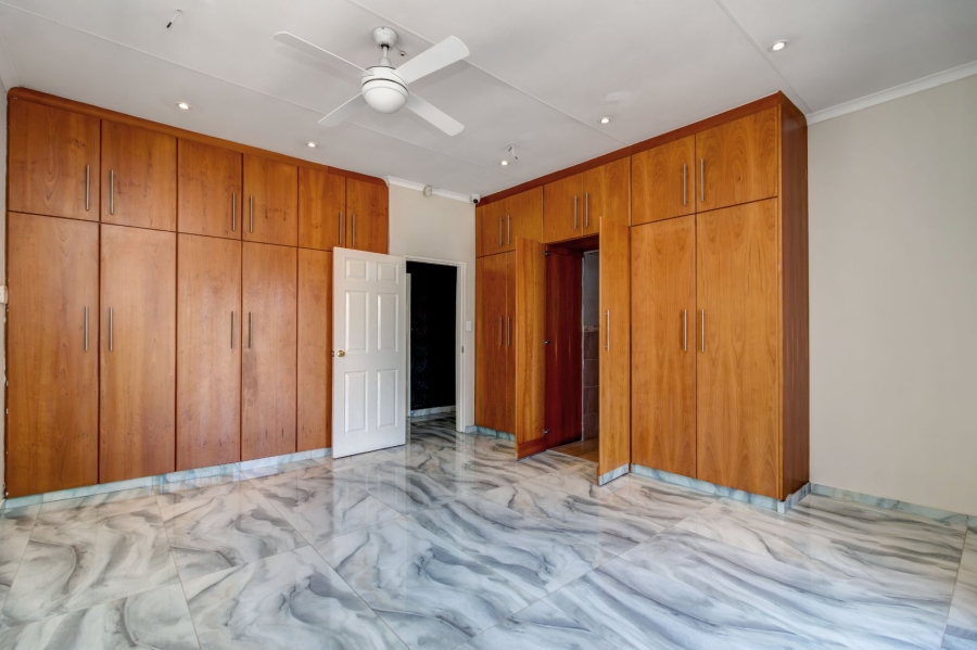 5 Bedroom Property for Sale in Douglasdale Gauteng