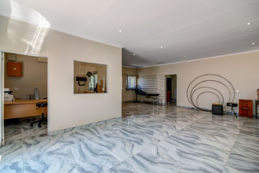 5 Bedroom Property for Sale in Douglasdale Gauteng