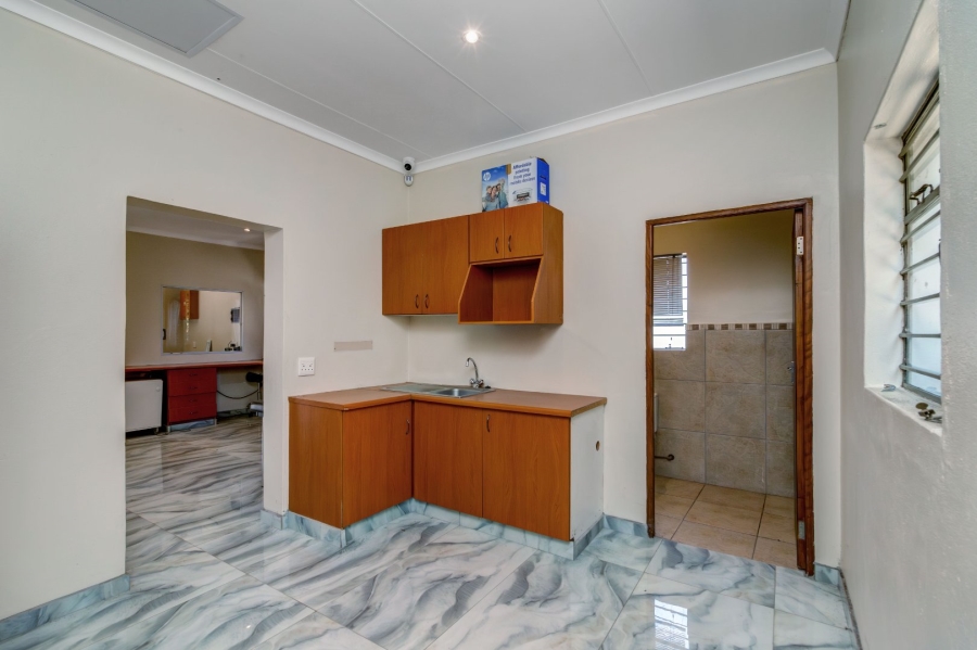 5 Bedroom Property for Sale in Douglasdale Gauteng