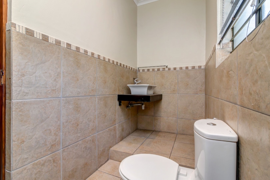 5 Bedroom Property for Sale in Douglasdale Gauteng