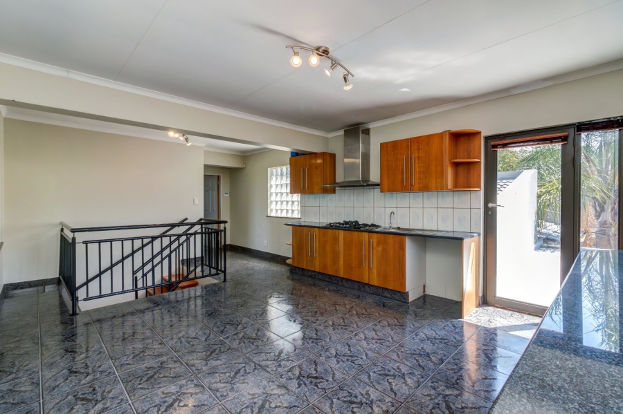 5 Bedroom Property for Sale in Douglasdale Gauteng
