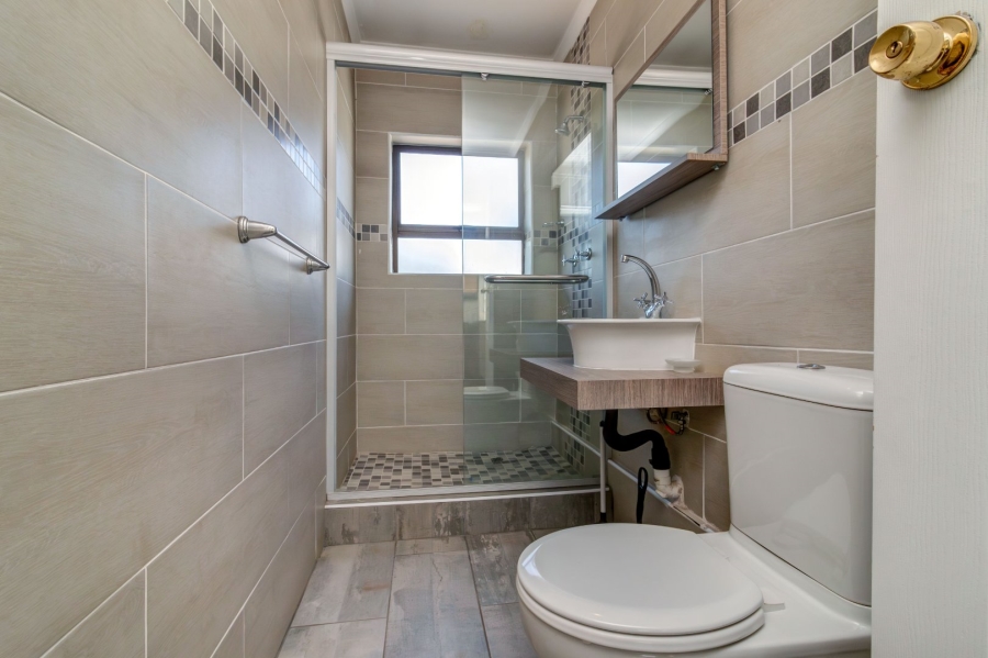 5 Bedroom Property for Sale in Douglasdale Gauteng