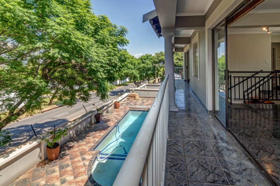 5 Bedroom Property for Sale in Douglasdale Gauteng