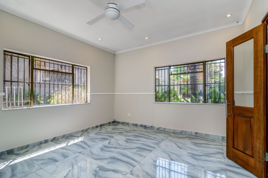 5 Bedroom Property for Sale in Douglasdale Gauteng